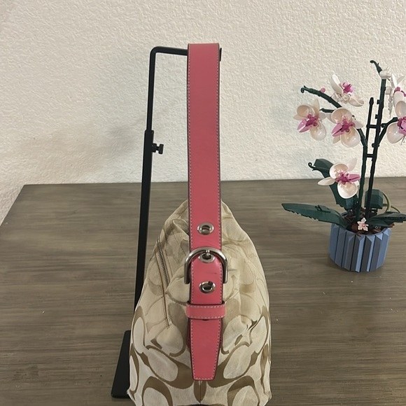 Coach F15067 Beige and Pink Shoulder Monogram Canvas and Leather Bag - Picture 5 of 11
